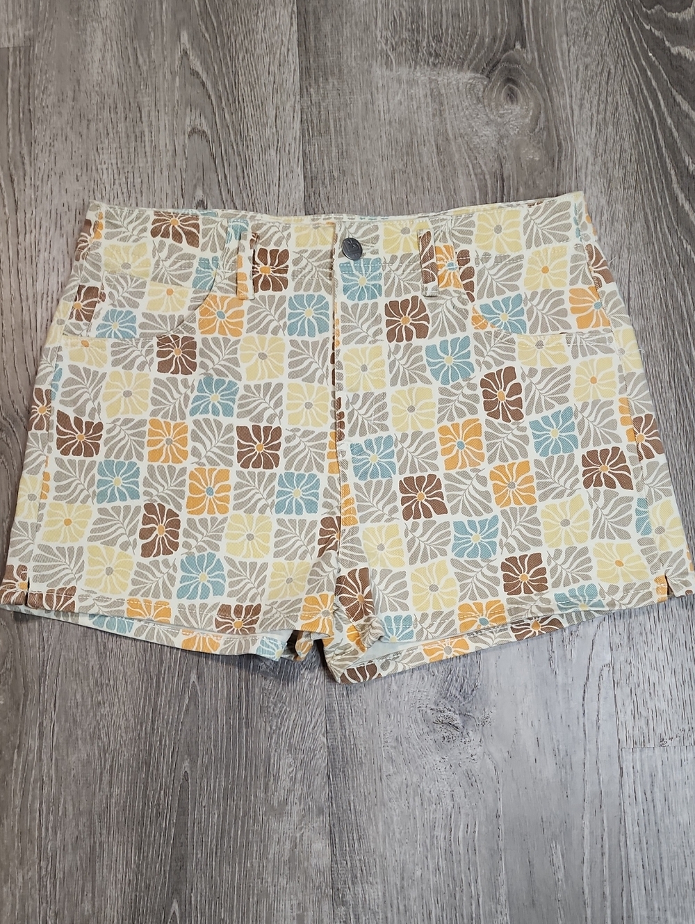 Roxy Wanderlust Shorts In Golden Haze Size 29